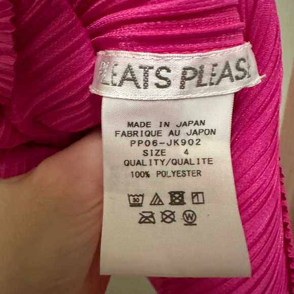 PLEATS PLEASE ISSEY MIYAKE PLEATS BASICS SLEEVELESS TOP - Picture 5 of 7